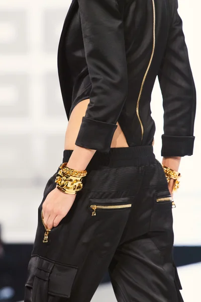 Look 12